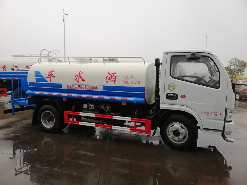 福瑞卡5方水车_环卫洒水车价格