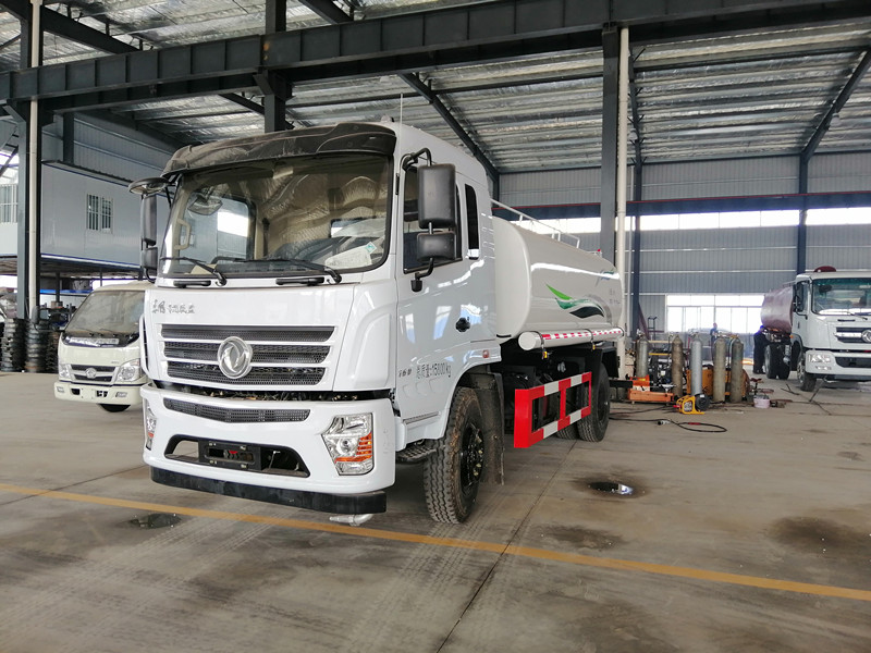 镇江市东风康明斯洒水车内饰_CLW5160GPSD5型10方洒水车