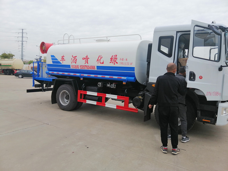 镇江市东风康明斯洒水车内饰_CLW5160GPSD5型10方洒水车