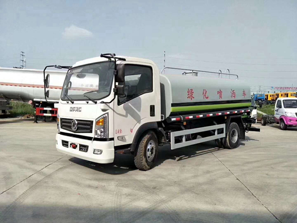 东风御虎十二方绿化喷洒车_雾化洒水车