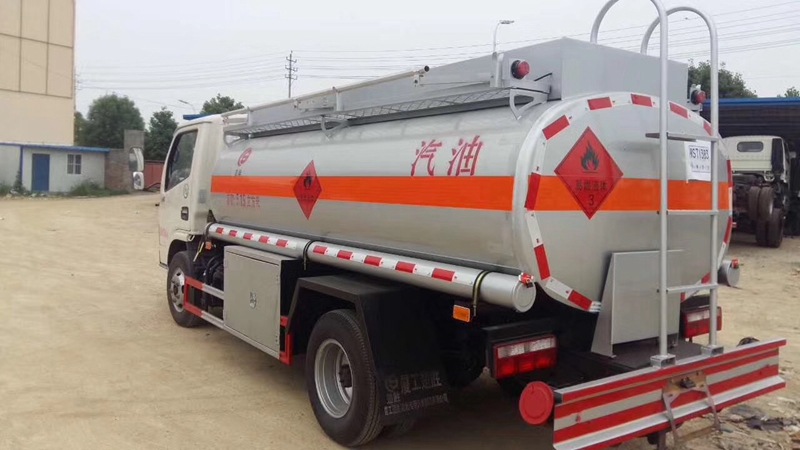 桂林市5吨飞机运油车特卖_油罐车押运员工资多少