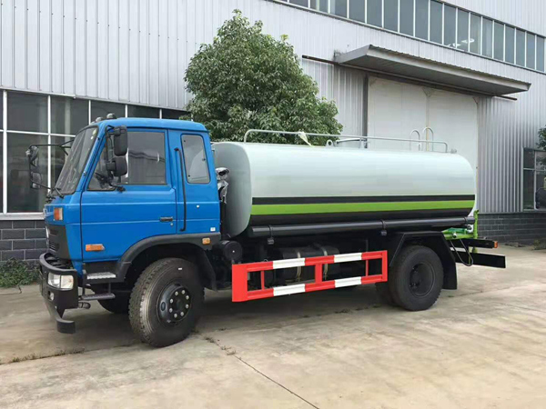 东风145经典十二方洒水车_热水运输车