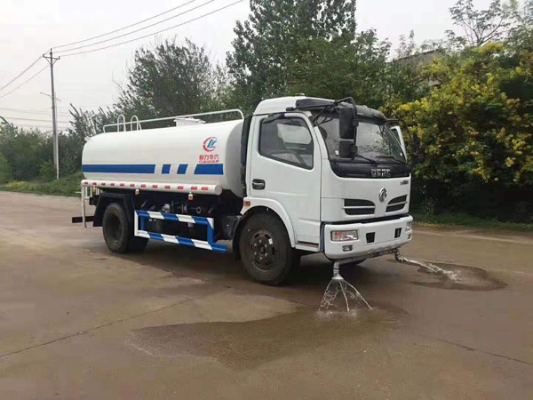 东风多利卡八方绿化喷洒车_东风底盘洒水车