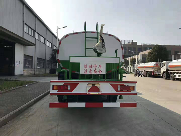 东风天龙后双桥20吨洒水车_工地洒水车报价