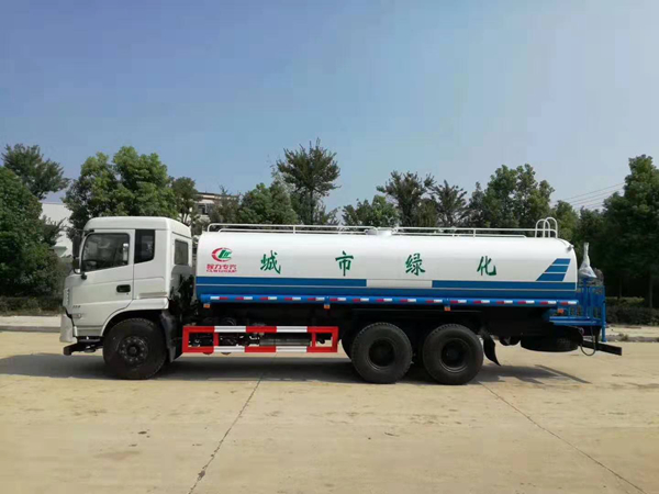 东风专底二十方后八轮洒水车_洒水车型号厂家