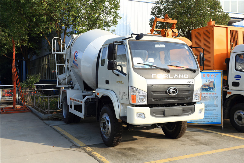 南京市程力小型搅拌车_福田瑞沃8立方搅拌车_售后热线