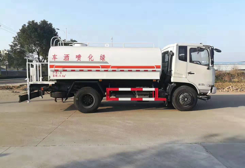 12方东风嘉运洒水车_东风140洒水车水泵