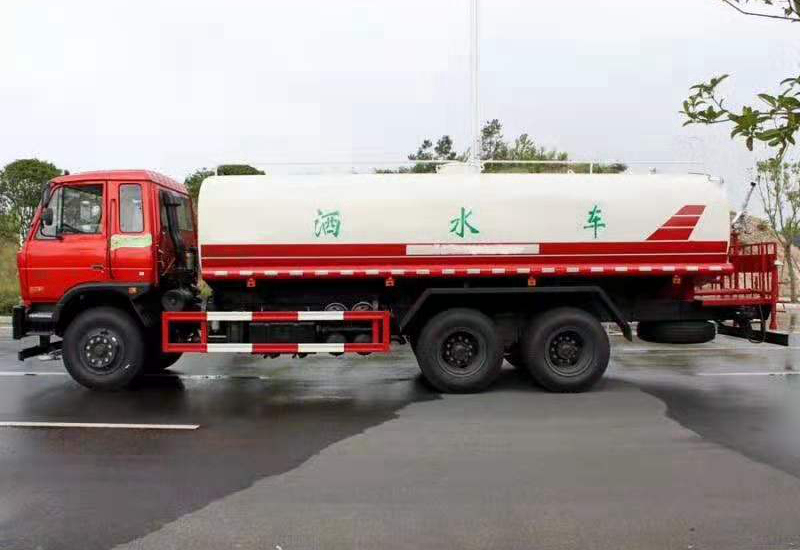 东风153二十方后八轮洒水车_洒水车洒水价格