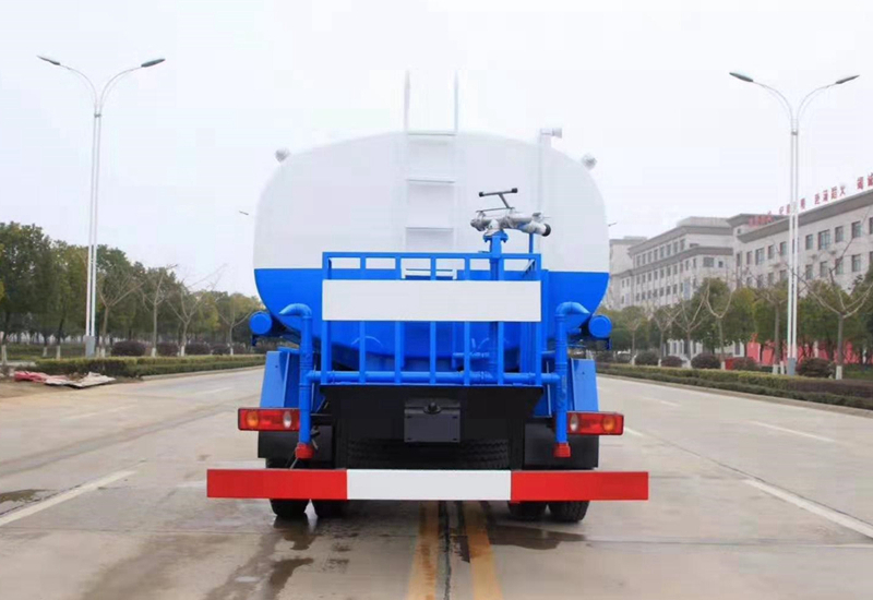 东风专底新款15吨绿化喷洒车_12方水罐车