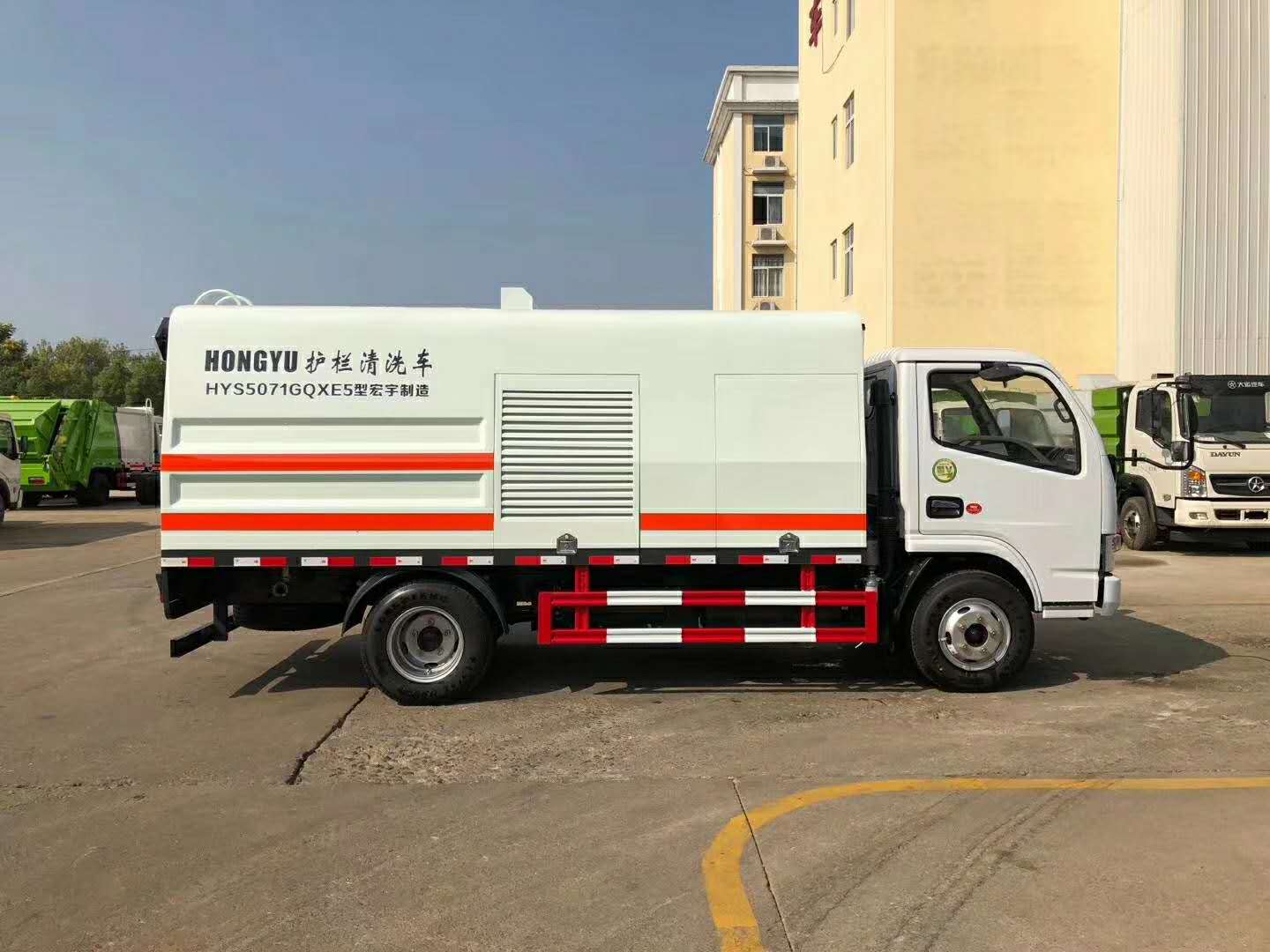 自动护栏清洗车_小型高压清洗车厂家