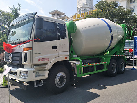 绵阳市福田欧曼水泥搅拌车价格_搅拌运输车