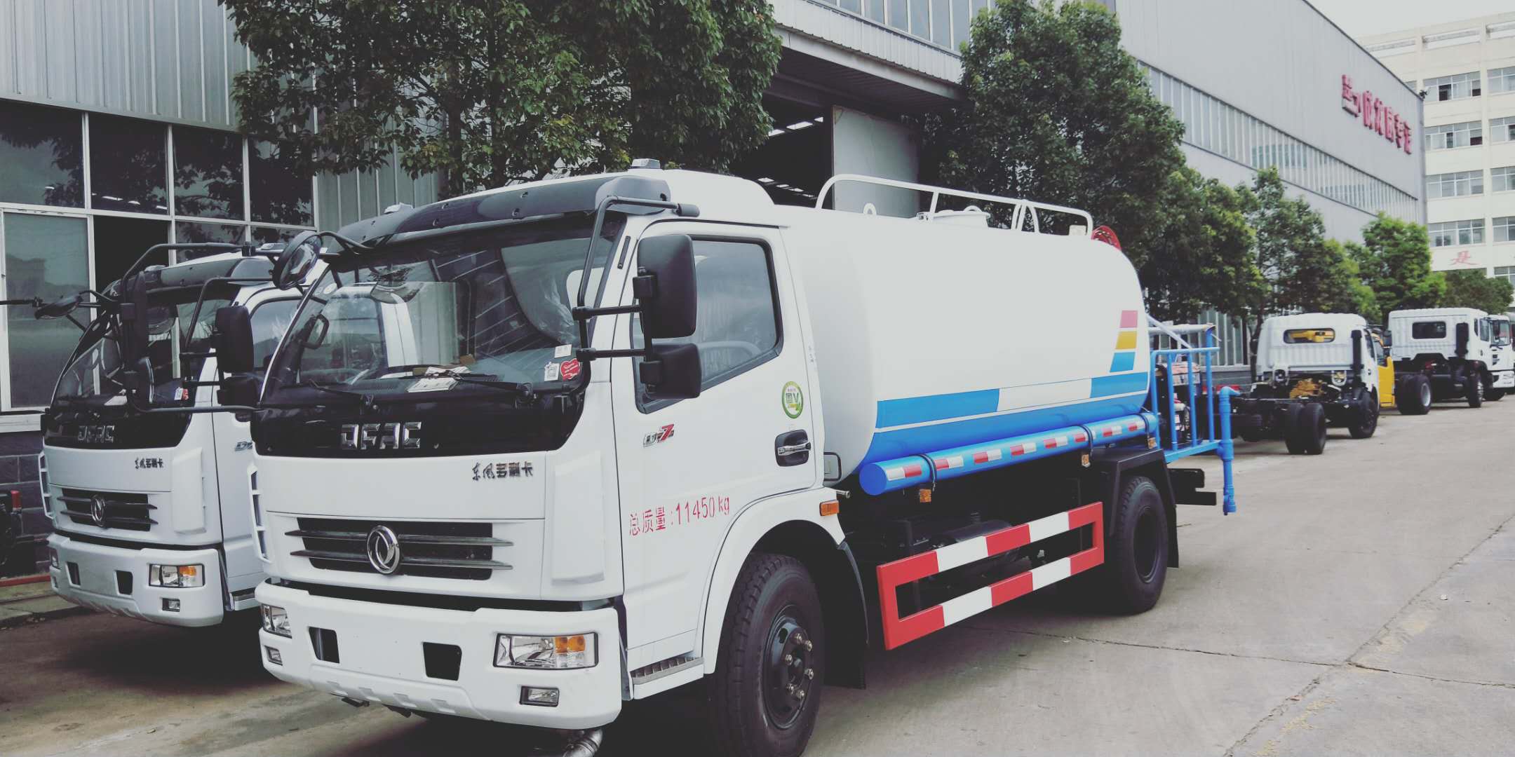 东风市政洒水车_大量现车