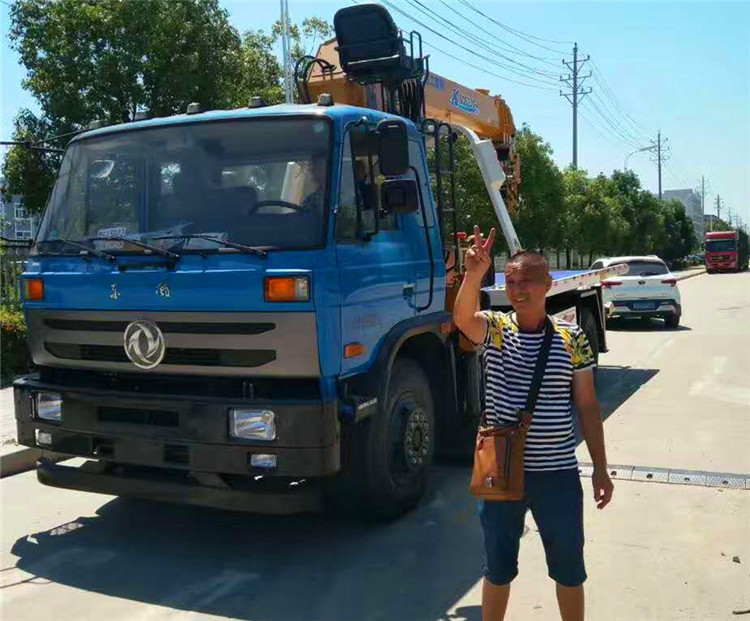 那曲地区大运带吊清障车_小型清障车多少钱