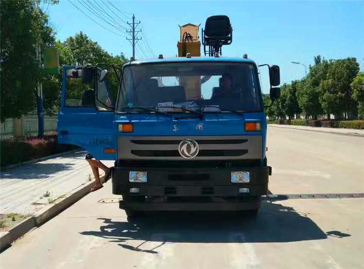 那曲地区大运带吊清障车_小型清障车多少钱