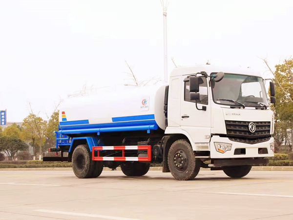 东风专底新款十五方洒水车_绿化喷水车