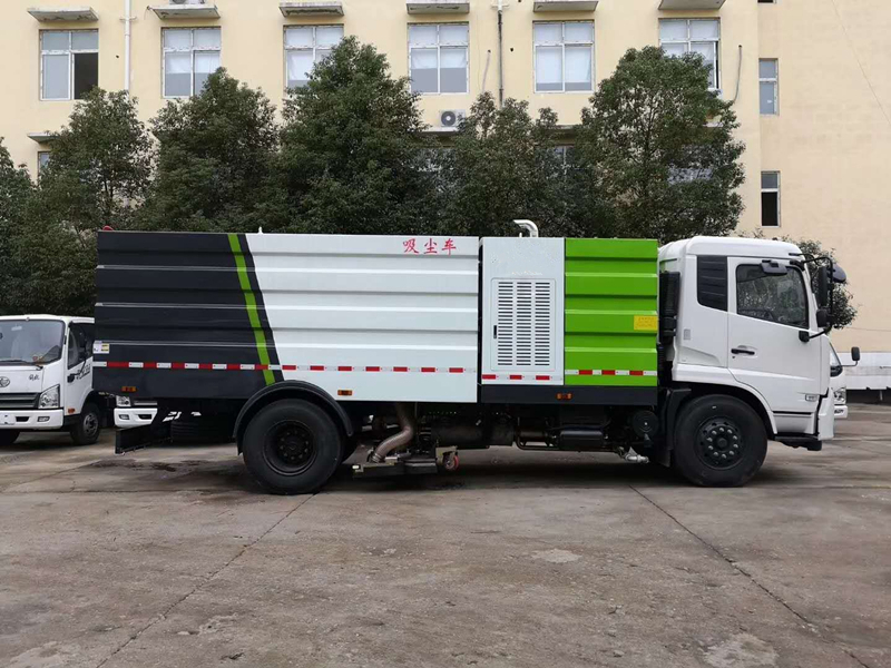 10方东风天锦扫路吸尘车_10吨吸尘车