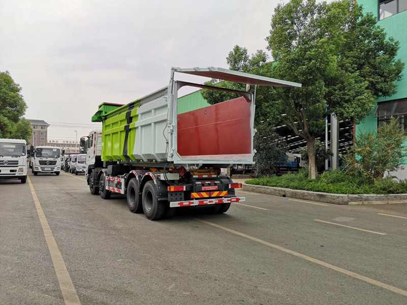 三十方东风天龙钩臂垃圾车_价格垃圾勾臂车