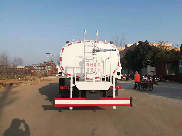 十二方东风嘉运洒水车_买洒水车