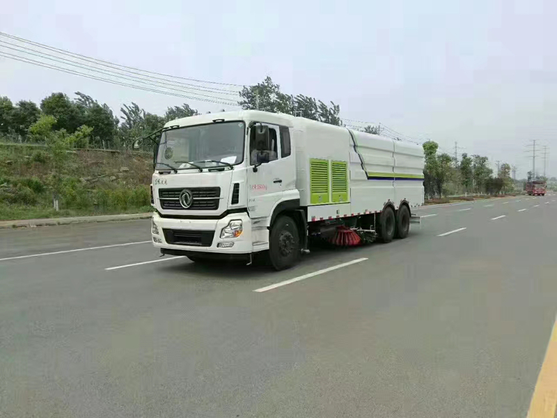 新型清扫车_东风天龙二十方洗扫车