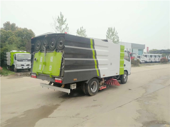 海北藏族自治州国六吸尘车8吨吸树叶的