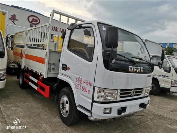 万宁市在哪里气瓶运输车_8吨沥青洒布车