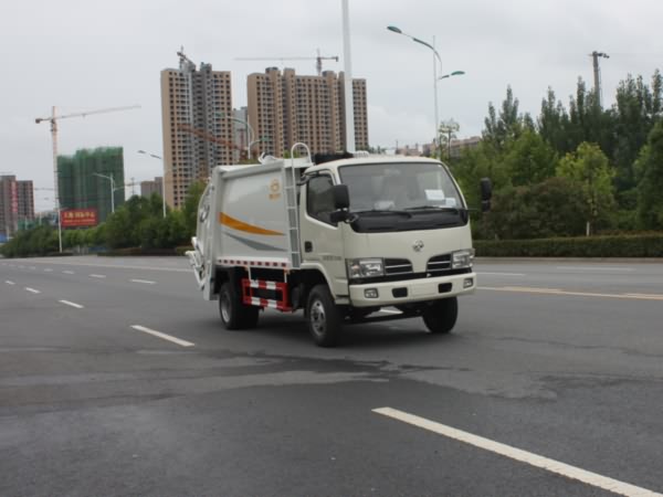 高科技压缩垃圾车