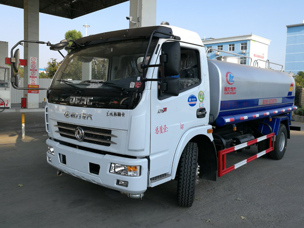 国六东风多利卡8方洒水车_驾驶室控制多少钱