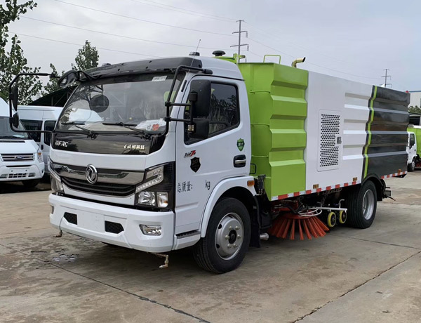 五十铃洗扫车_水泥厂小型垃圾扫路车