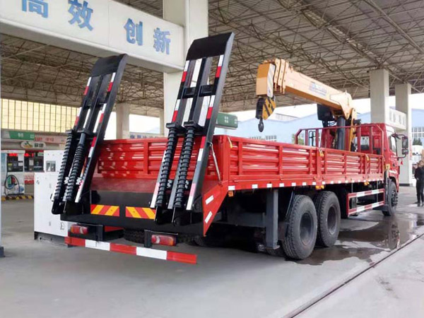 东风单桥6.3吨随车起重运输车生产厂家