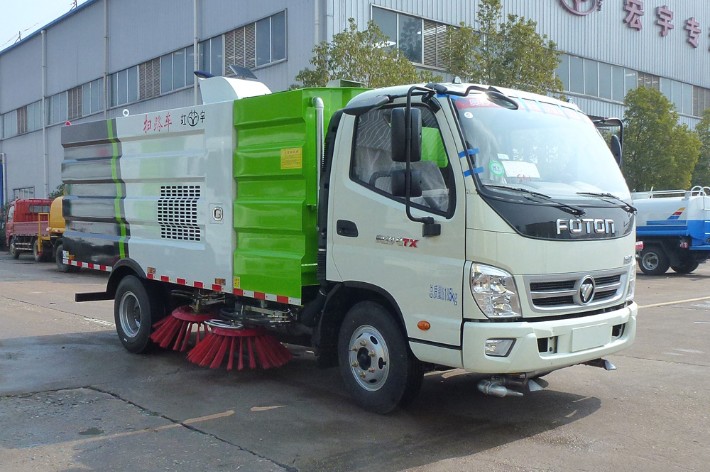 福田奥铃扫路车