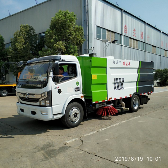 东风国六带扫刷吸尘车