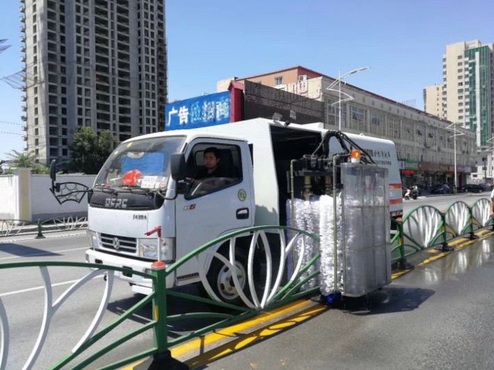 城市护栏清洗车