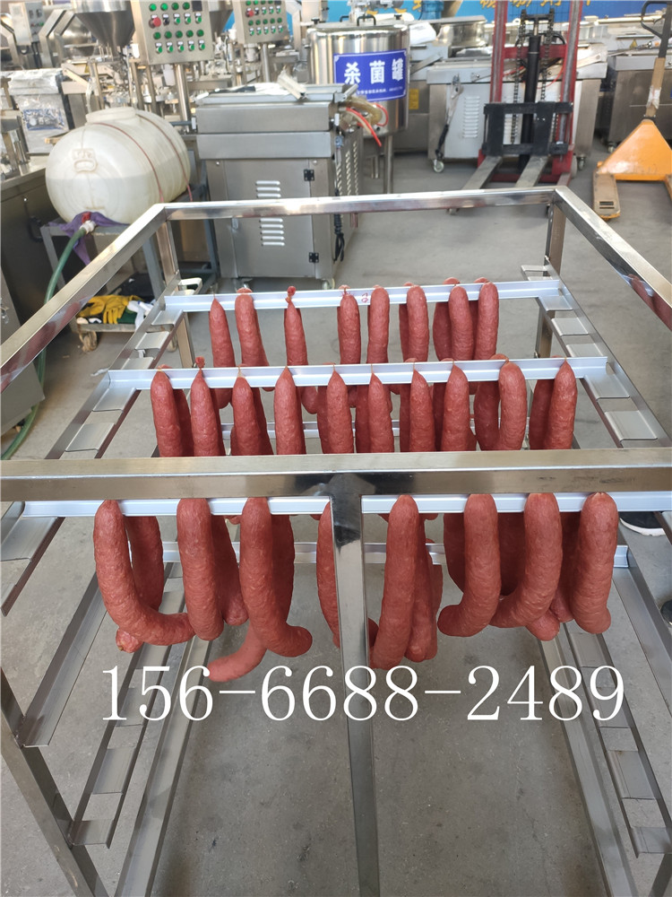 谭倩华青集团加工红肠 (10)_副本.jpg