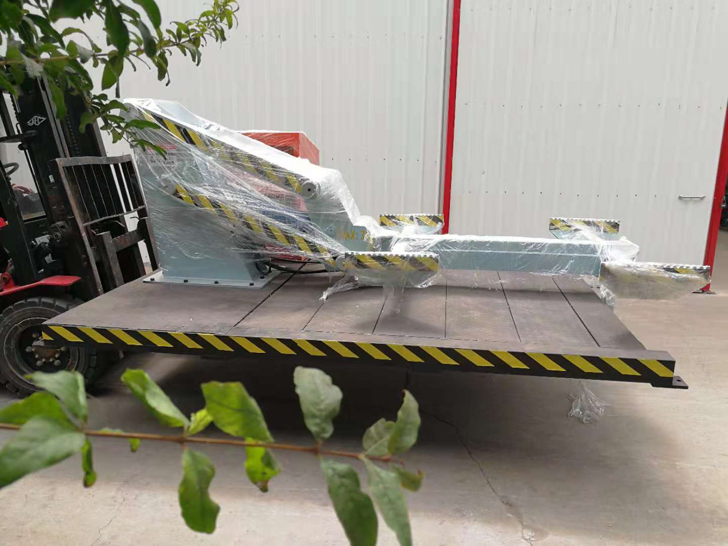 比亚迪新专利：升降渠道技能革新敞开无人机安全起降新年代