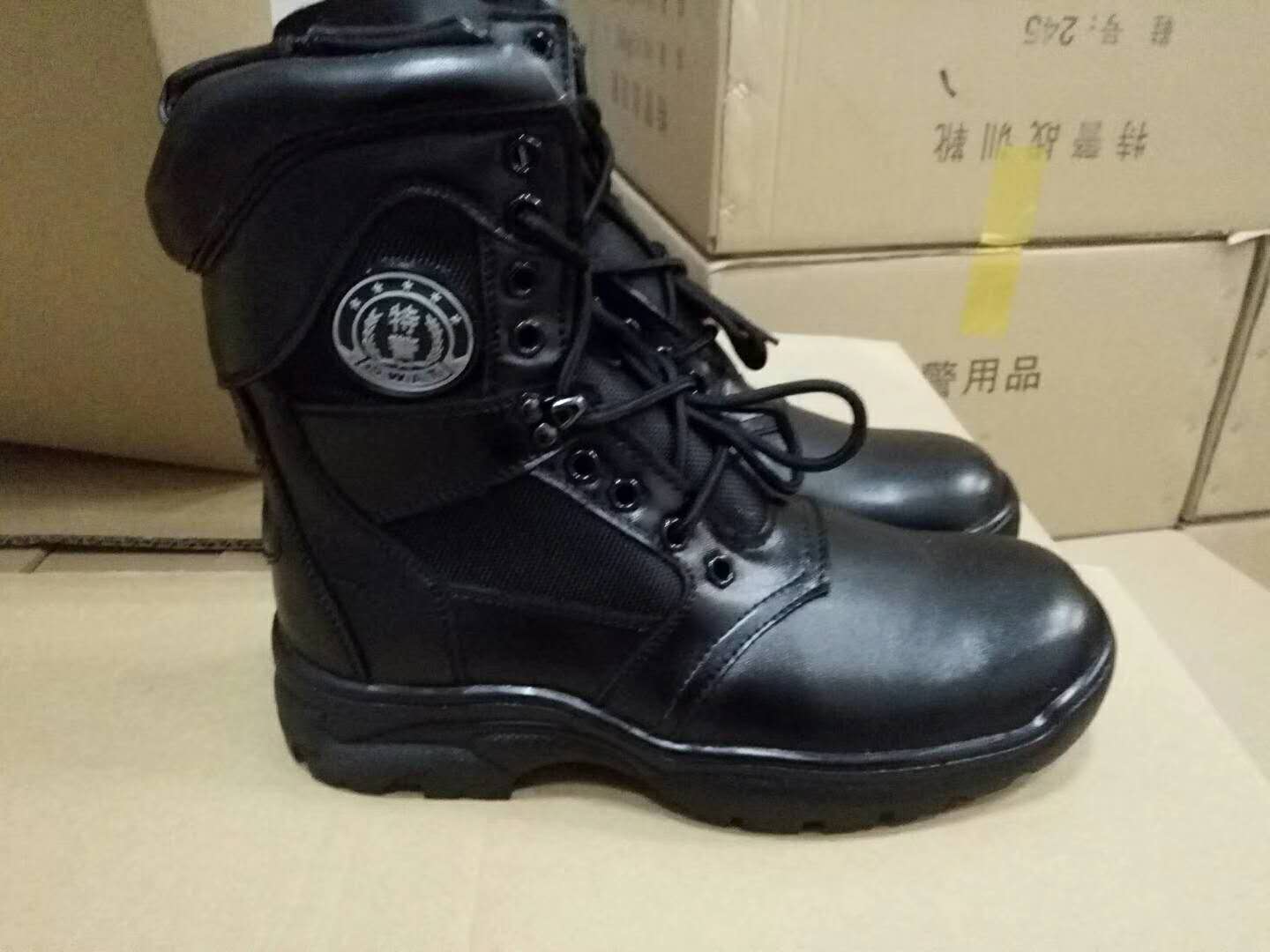 靴子信息         高腰作训靴是等执行任务时所穿的一种特警作训鞋