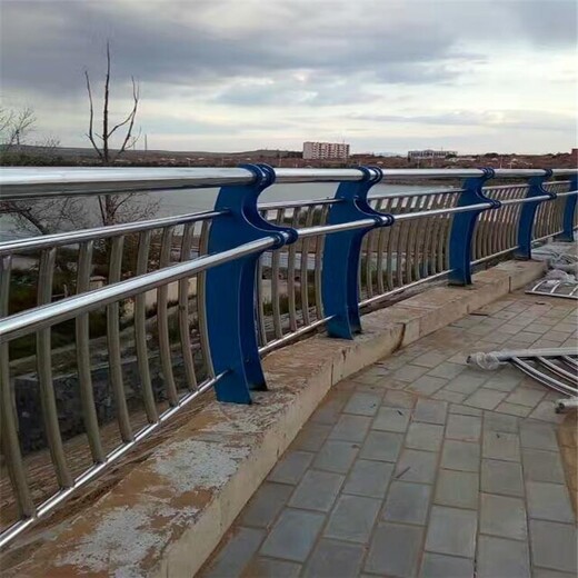 重庆不锈钢复合管桥梁护栏景区不锈钢防护栏杆河道护栏