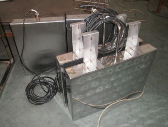 1-1PZ6135H2221.jpg