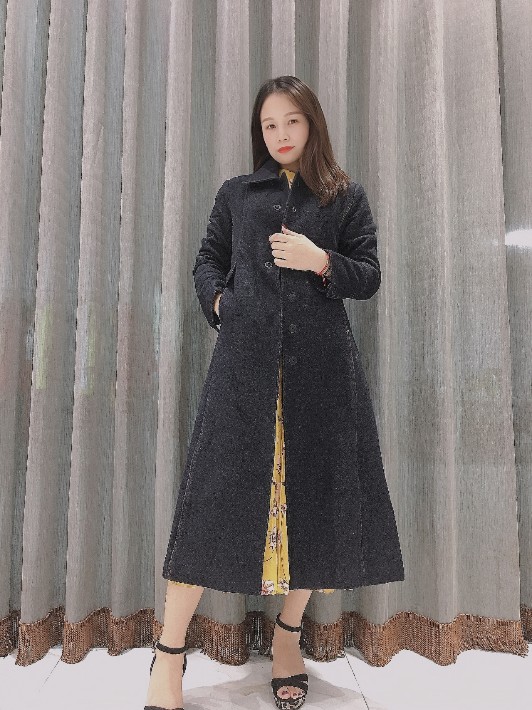 杭州高端女装品牌蒂言19秋冬长款宽松羽绒服批发