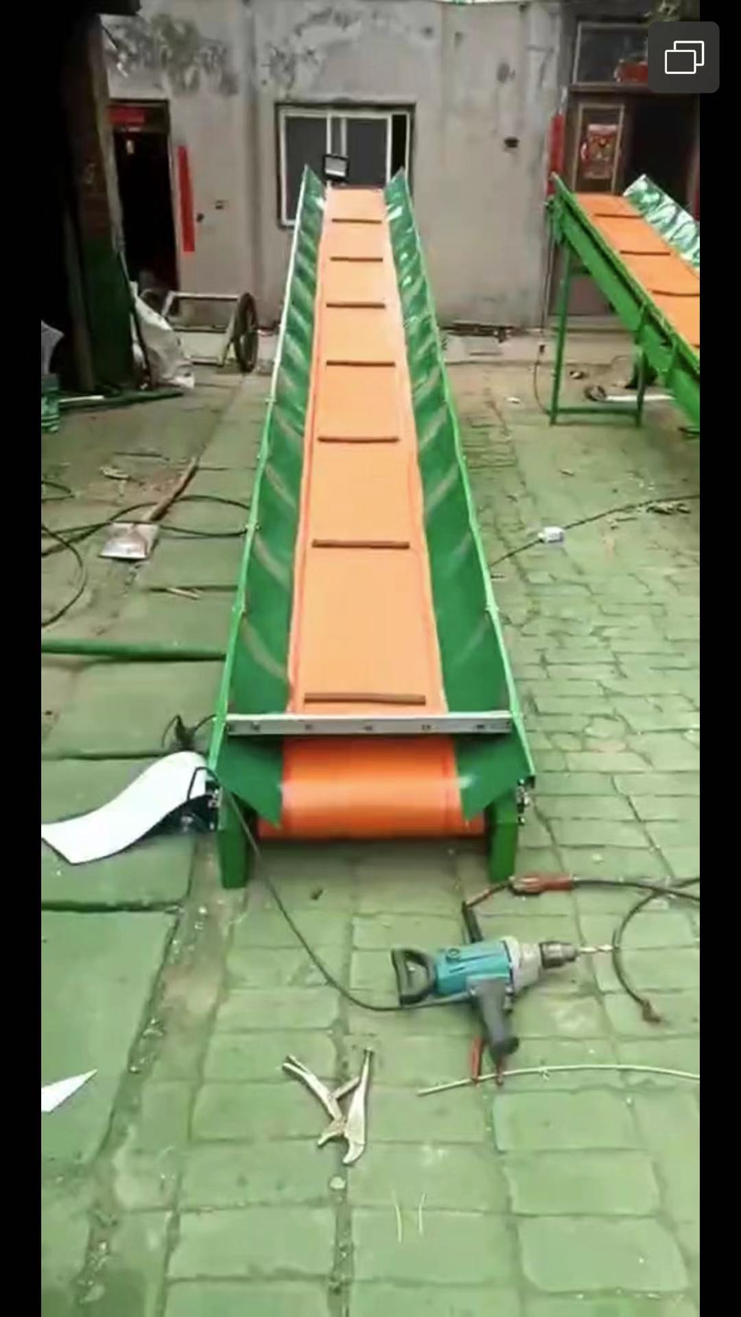 厂家定做传送带输送机小型爬坡装卸水泥粮食化肥料快递升降输送带传送