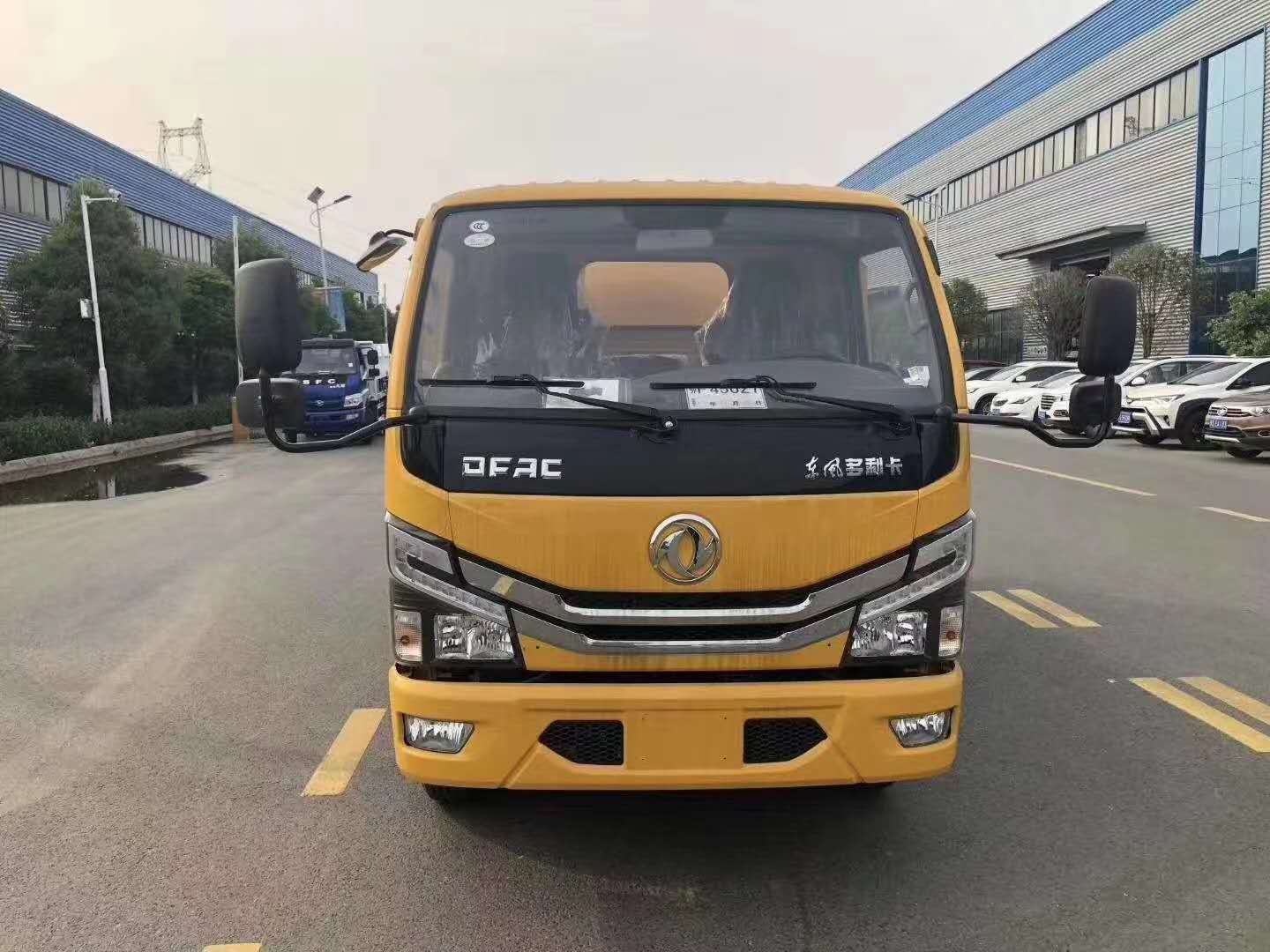 6方多利卡吸污车1.jpg