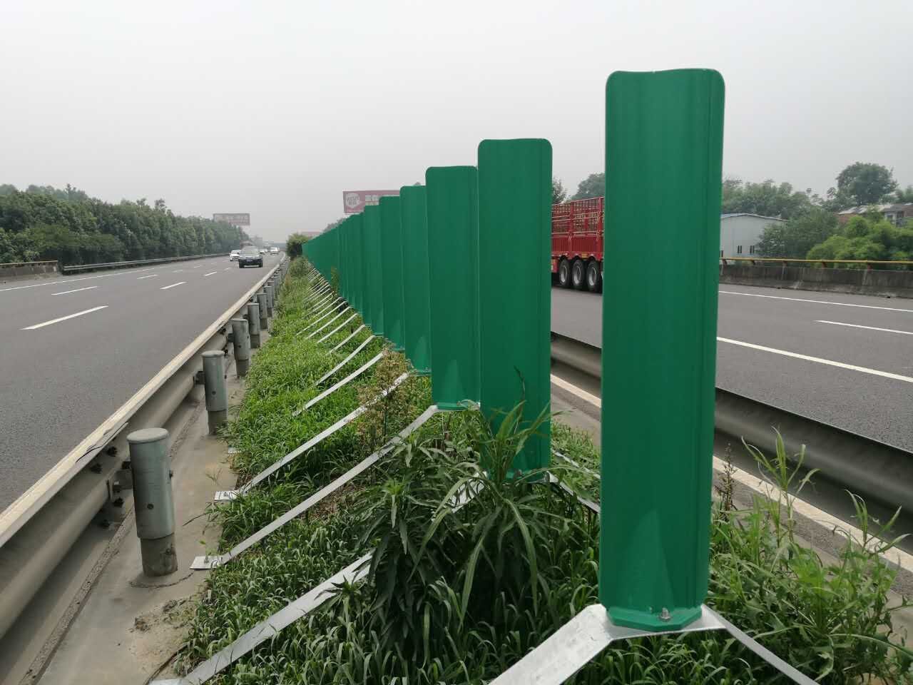 浩凯玻璃钢隔离板—大庆高速公路防眩板加工方式
