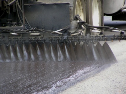 Emulsionspraycloseup.jpg
