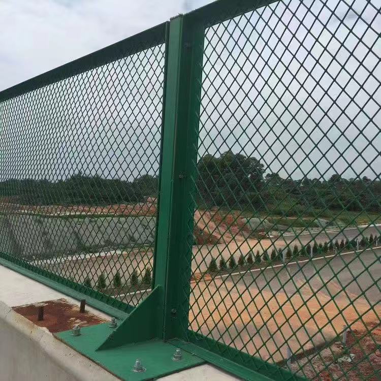 圍欄.jpg