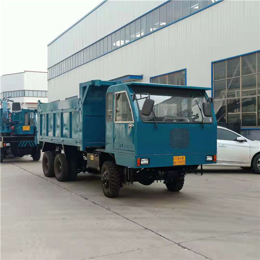 挖掘裝載運輸車