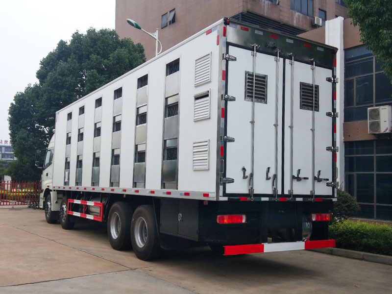 福田欧曼后八猪苗运输车 运猪车 拉猪车价格_生产厂家_运猪车报价.jpg