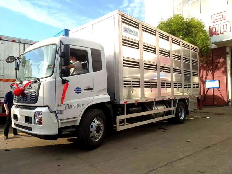 东风天锦68米运猪车价格运猪车生产厂家68米运猪车厂家