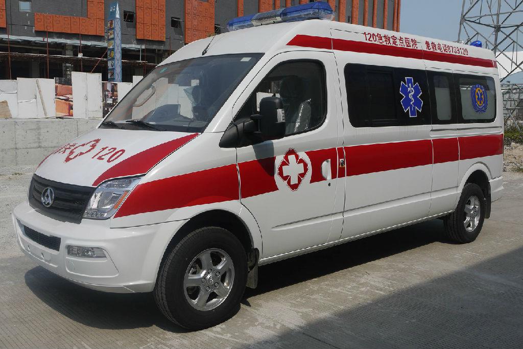 三亚救护车出租公司提供正规医院救护车跨省转运患者服务