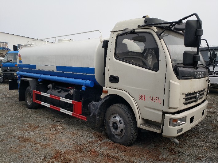多利卡10噸二手水車(chē)05.jpg
