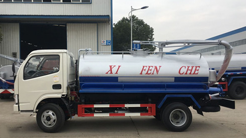 東風(fēng)多利卡5方吸糞車3