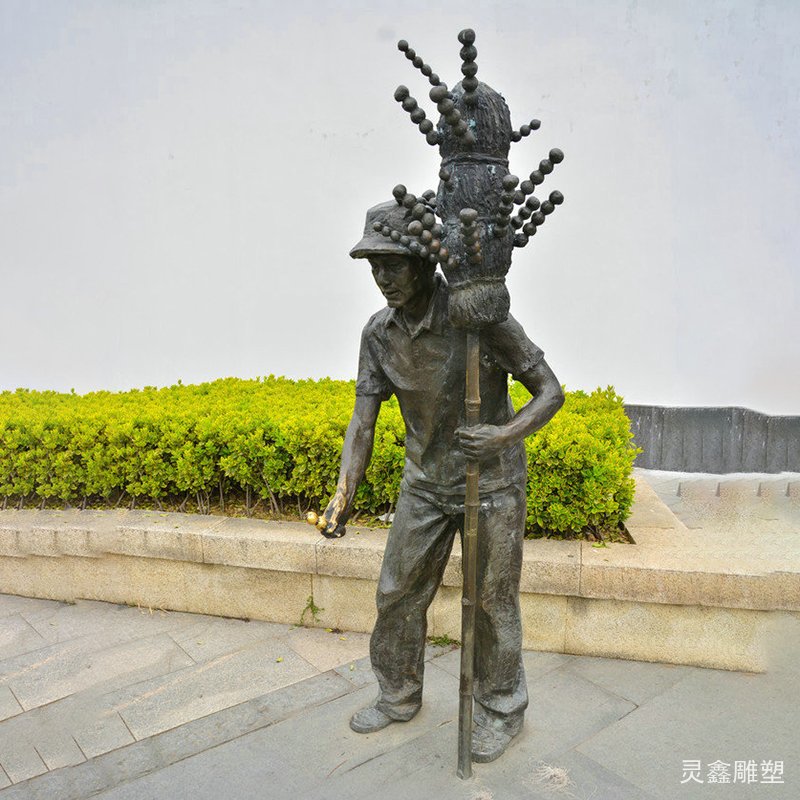卖糖葫芦的人物铜雕，公园景观雕塑.jpg